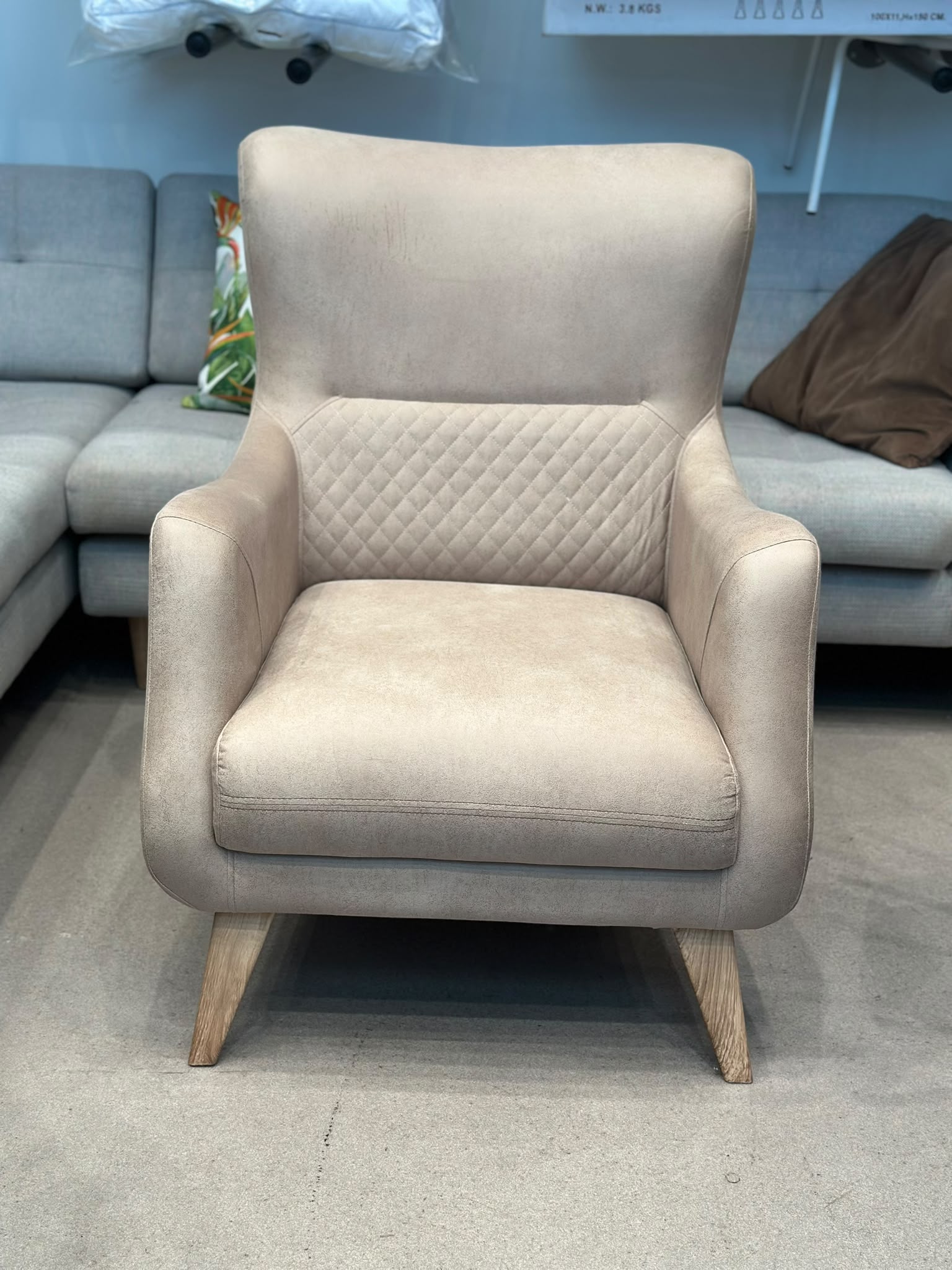 Fauteuil en velours beige - Image 2
