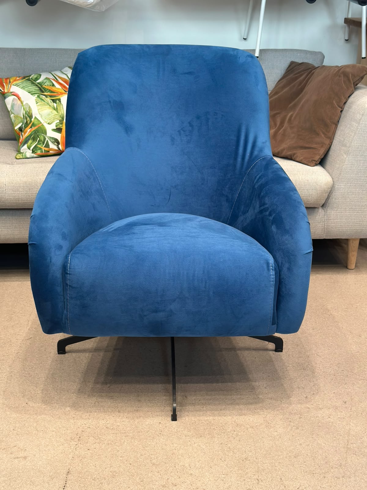 Fauteuil pivotant en velours (2 pièces disponibles) - Image 4