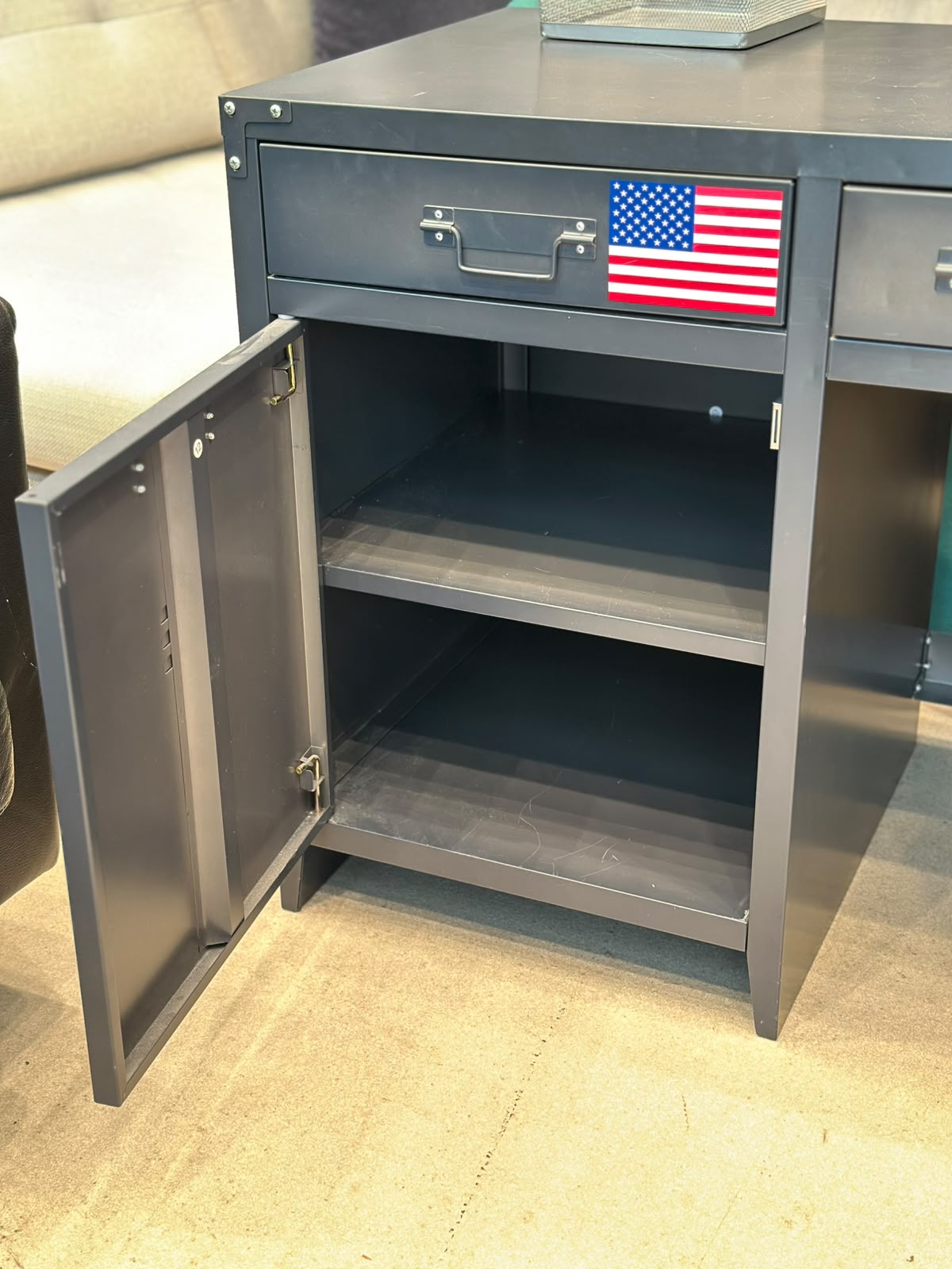Bureau métallique avec espace de rangement - Andrew - Image 4