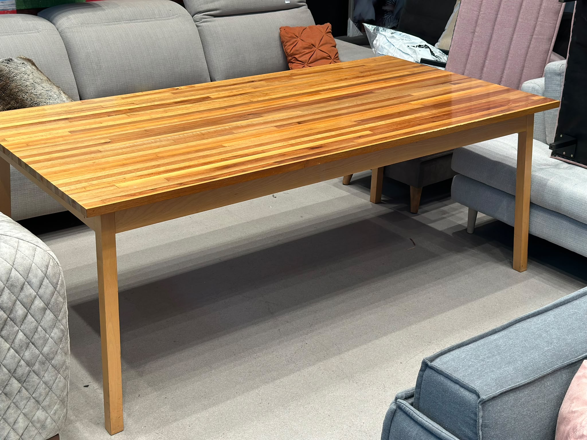 Table à manger en bois - Image 3
