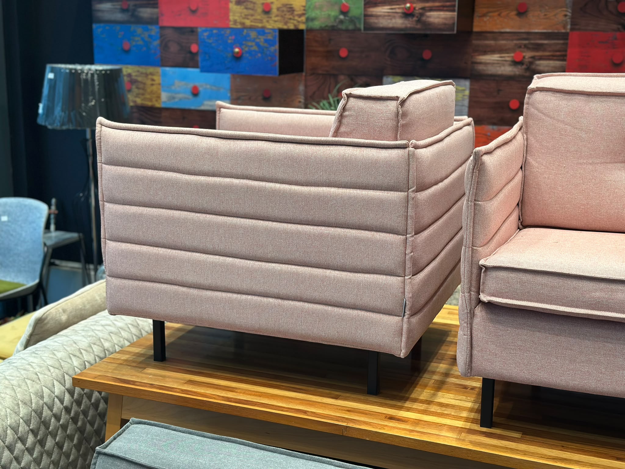 Fauteuil rose JAEY - ZUIVER (2 pièces disponibles) - Image 3