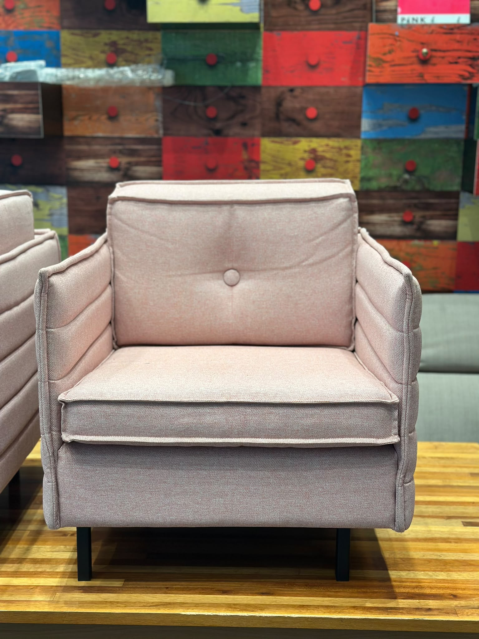 Fauteuil rose JAEY - ZUIVER (2 pièces disponibles) - Image 2