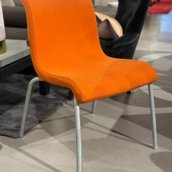 Chaise design orange Flag - Lensvelt (3 pièces disponibles)