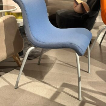Chaise design bleu Flag - Lensvelt (3 pièces disponibles)