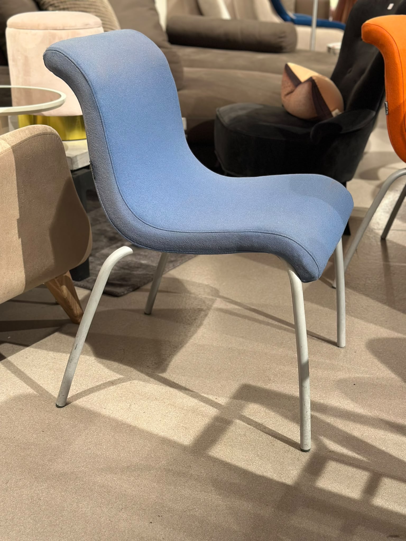 Chaise design bleu Flag - Lensvelt (3 pièces disponibles)