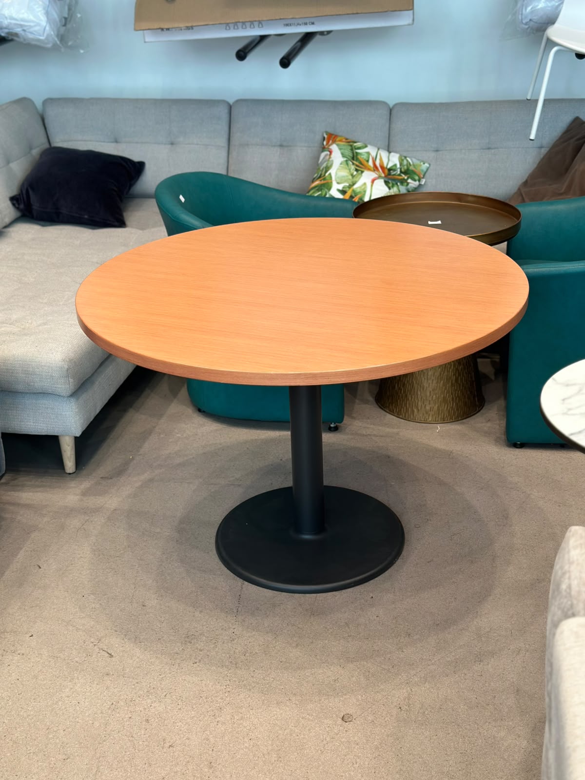 Table à manger ronde - KNOLL - Image 2