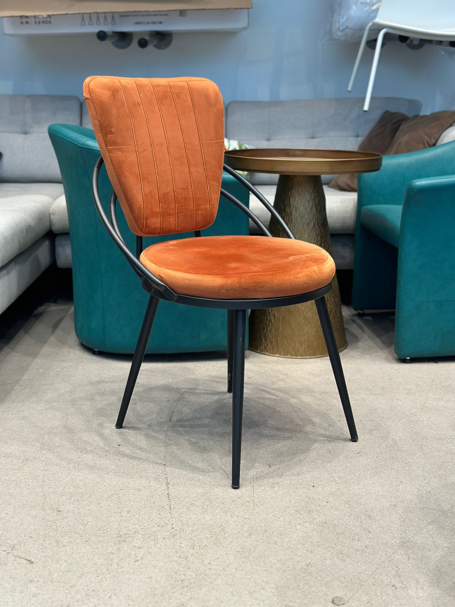 Chaise salle à manger ne velours (110 pièces disponibles)