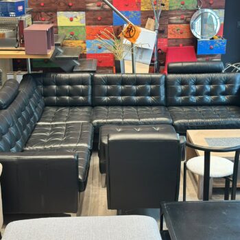 Canapé L en cuir + pouf - LANDSKRONA