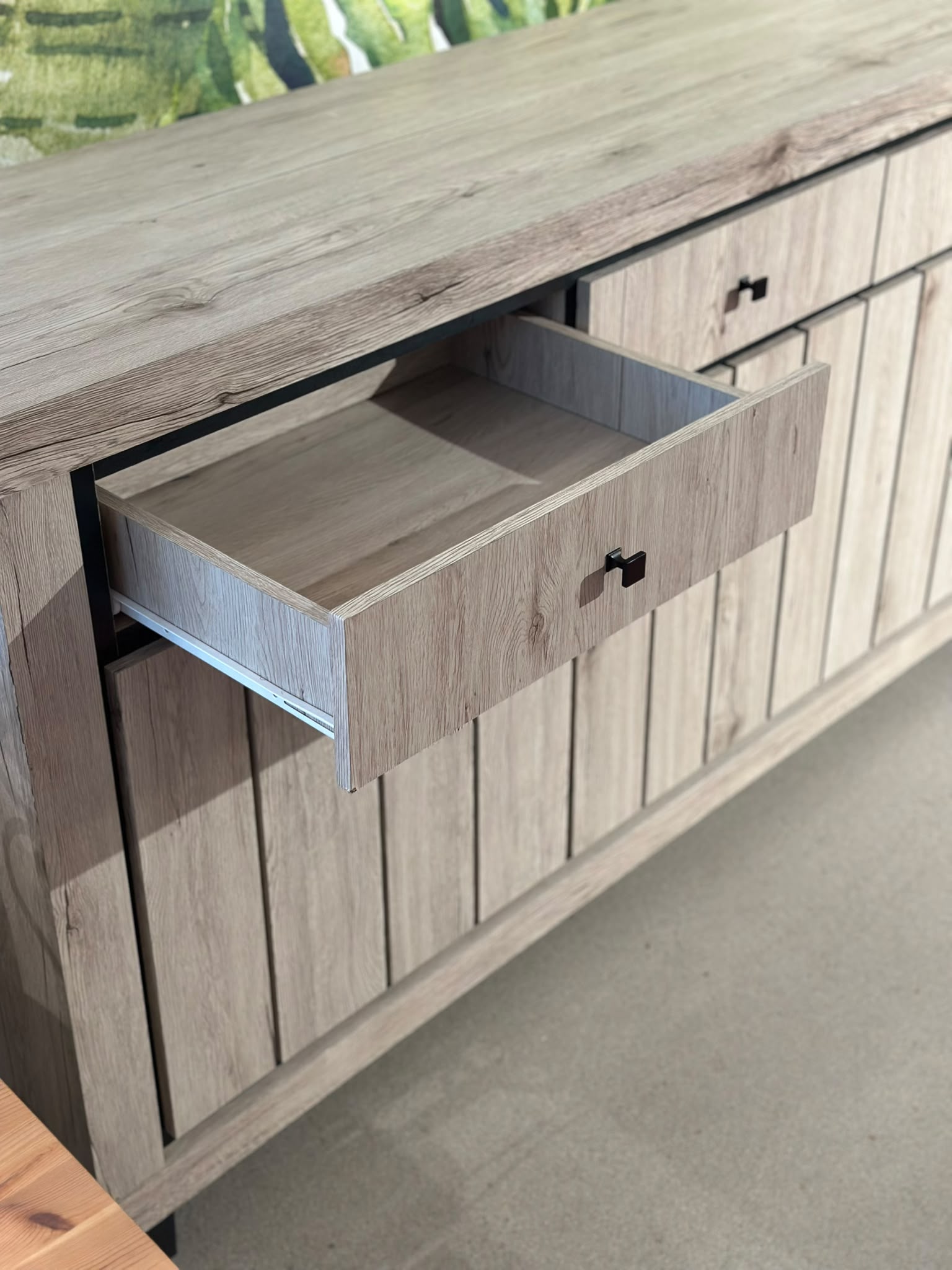 Buffet en bois 4 tiroirs et 2 porte - Image 4