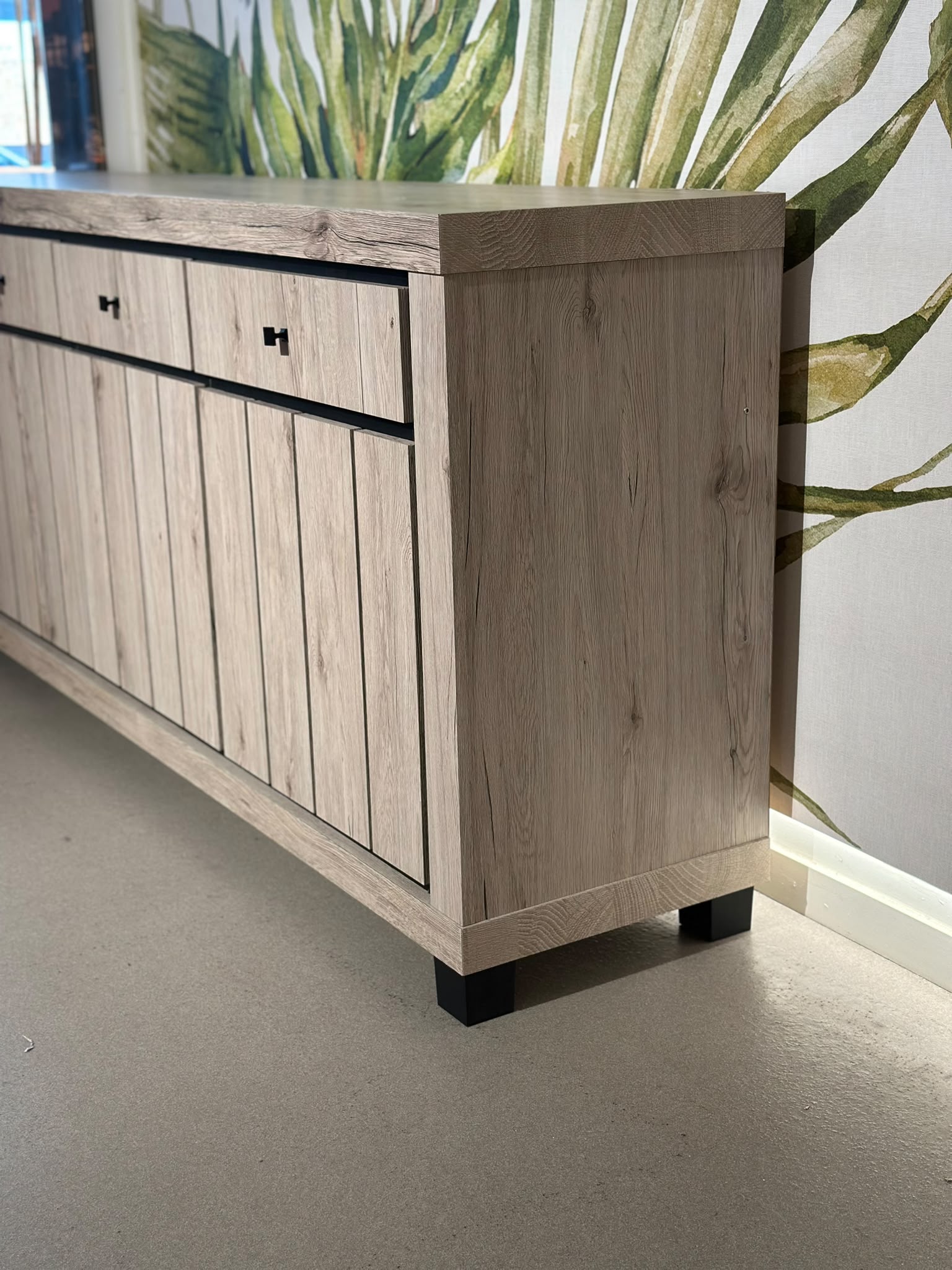 Buffet en bois 4 tiroirs et 2 porte - Image 6