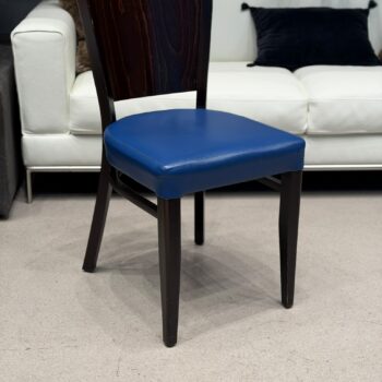 Chaise en bois style bistrot (28 pièces disponible)